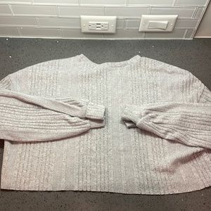 Grey long sleeve crop top